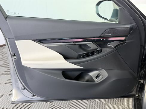 Used 2027 BMW 530i w/ Convenience Package RWD image 30