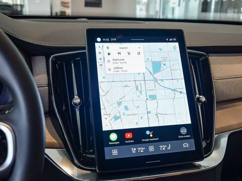 Used 2025 Volvo XC90 B5 Plus w/ Protection Package Premier image 29