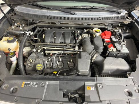 Used 2019 Ford Flex SEL FWD image 27
