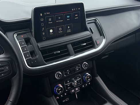 Used 2023 GMC Yukon AT4 image 34