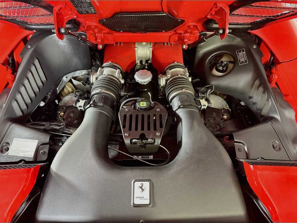 Certified 2015 Ferrari 458 Spider RWD image 5