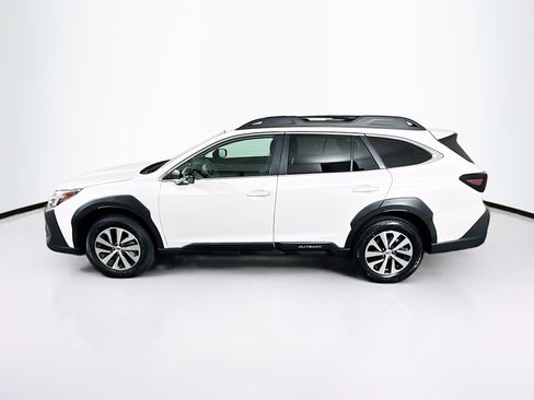 Used 2024 Subaru Outback Premium AWD/4WD image 4