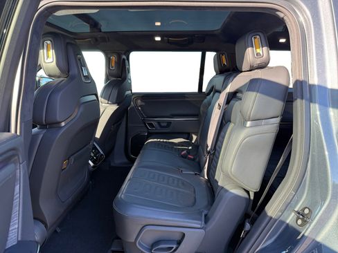 Used 2023 Rivian R1S Launch Edition image 16