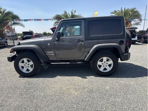 Used 2018 Jeep Wrangler Sport AWD/4WD image 8