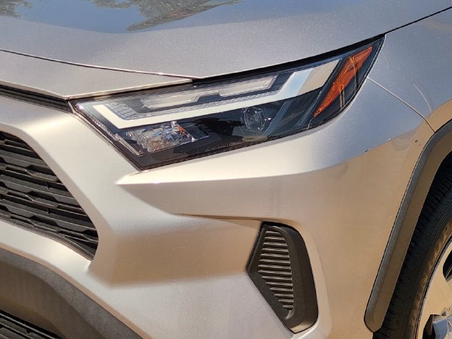 Used 2024 Toyota RAV4 LE FWD image 6