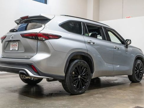 Certified 2025 Toyota Highlander XSE image 7