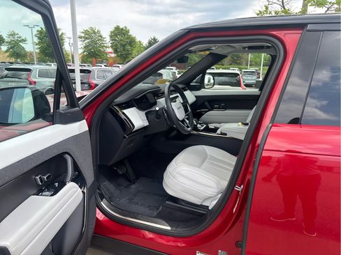 Used 2023 Land Rover Range Rover Sport SE AWD/4WD image 41