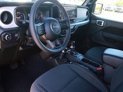 Used 2025 Jeep Wrangler Unlimited Sport AWD/4WD image 13