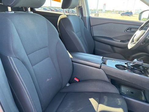 Used 2023 Nissan Rogue S image 21