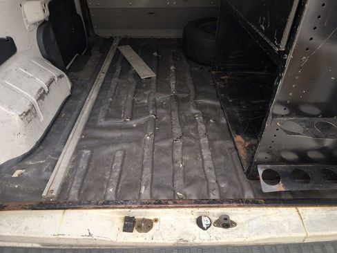 Used 2011 Ford Transit Connect XLT image 32