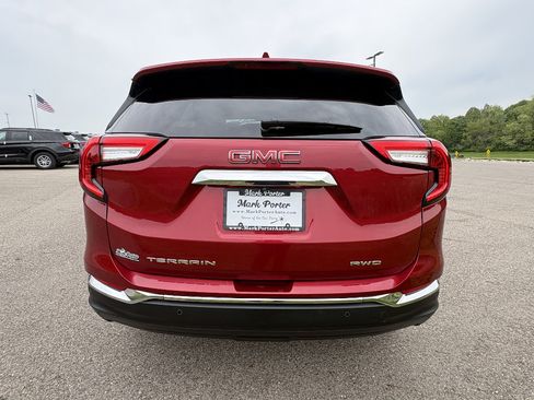 Used 2023 GMC Terrain SLT w/ LPO, Cargo Package AWD/4WD image 4