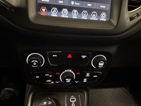 Used 2019 Jeep Compass Trailhawk image 13