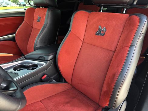 Used 2022 Dodge Challenger R/T Scat Pack RWD image 10