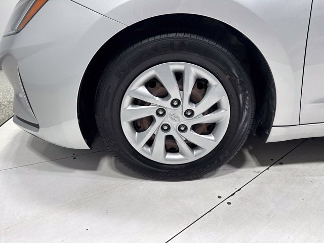 Used 2019 Hyundai Elantra SE FWD image 5