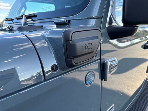 Used 2025 Jeep Wrangler Unlimited Sahara AWD/4WD image 10