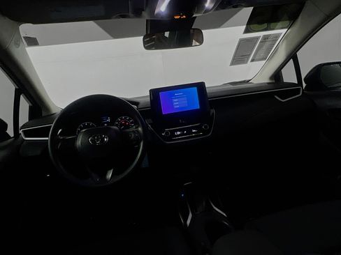 Used 2025 Toyota Corolla LE FWD image 30