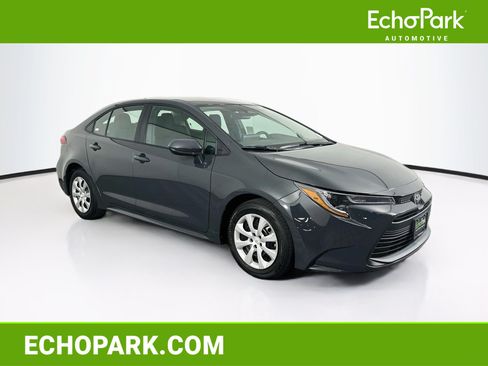 Used 2025 Toyota Corolla LE FWD image 1