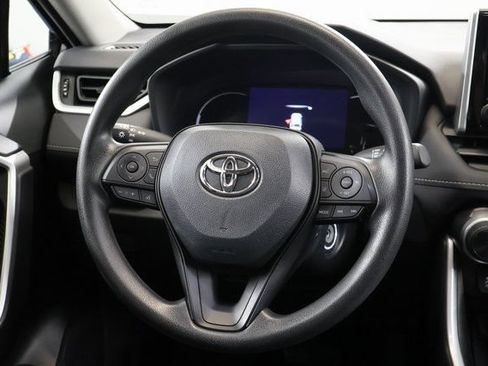 Used 2023 Toyota RAV4 LE AWD/4WD image 16