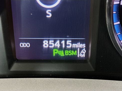 Used 2017 Toyota RAV4 Platinum FWD image 14
