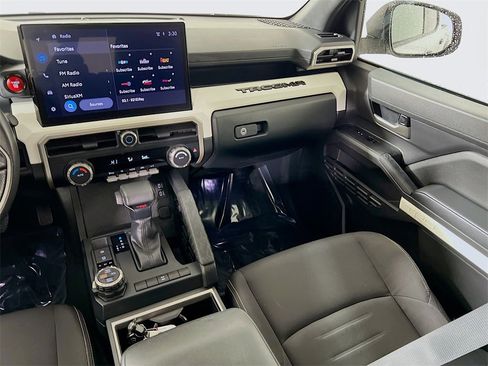 Used 2024 Toyota Tacoma TRD Off-Road image 20