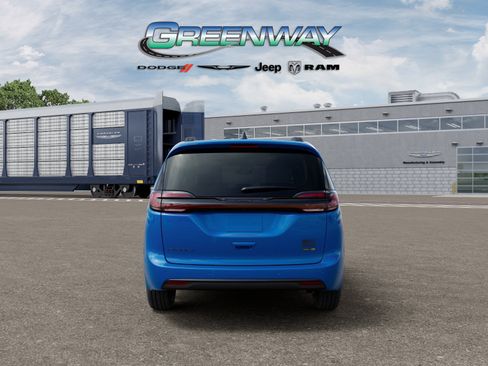 New 2027 Chrysler Pacifica Select FWD image 7