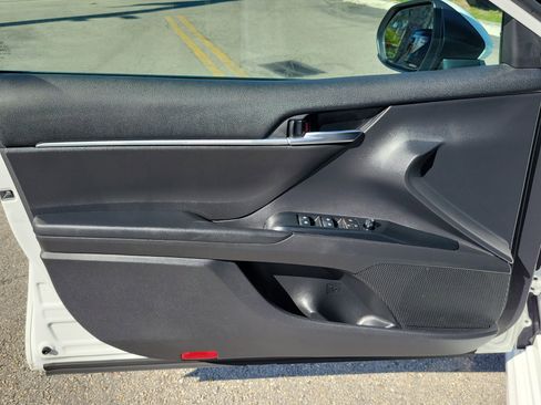 Used 2020 Toyota Camry SE FWD image 22