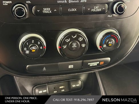 Used 2016 Kia Soul + FWD image 31