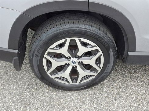 Certified 2023 Subaru Forester Premium image 9