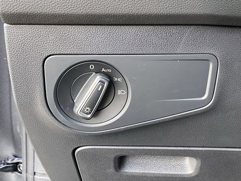 Certified 2023 Volkswagen Tiguan SE FWD image 22