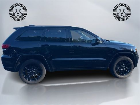 Used 2021 Jeep Grand Cherokee Laredo X image 4