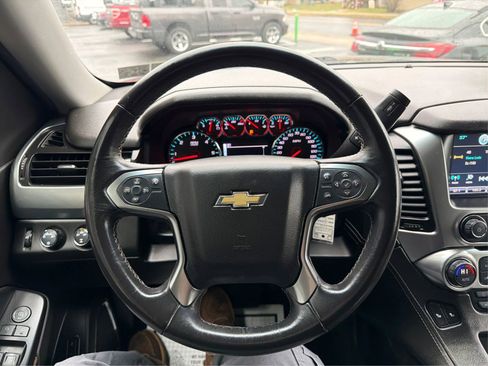 Used 2016 Chevrolet Suburban LT image 16