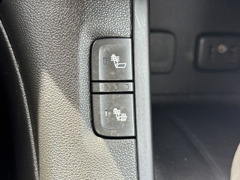 Used 2018 GMC Acadia SLT FWD image 21