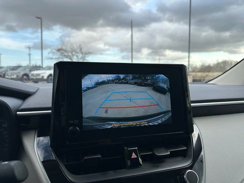 Used 2024 Toyota Corolla LE image 18