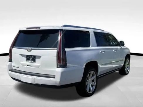 Used 2018 Cadillac Escalade ESV Premium Luxury RWD image 6