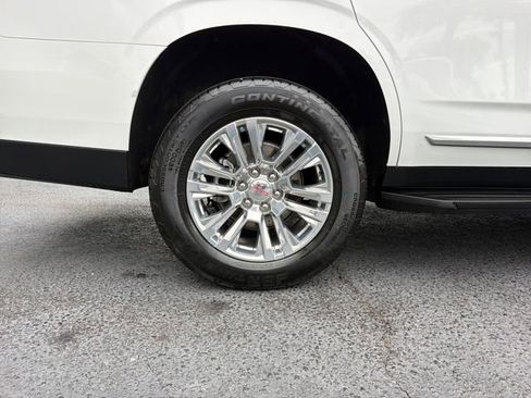 Used 2025 GMC Yukon Denali RWD image 32