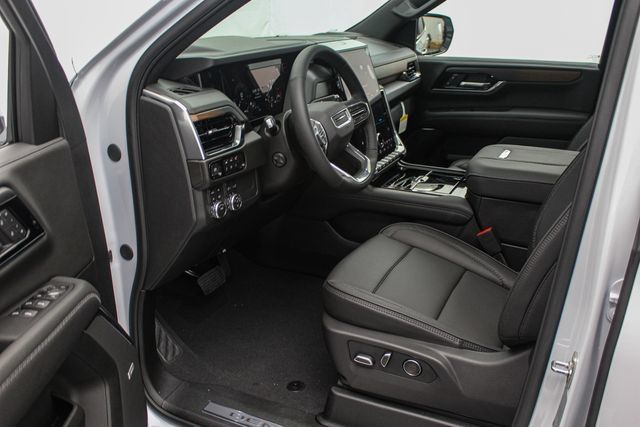 New 2026 GMC Yukon Denali w/ Sun & Power Step Package AWD/4WD image 10