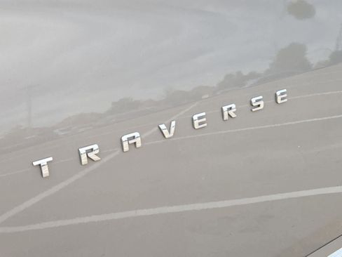 Used 2018 Chevrolet Traverse Premier w/ Driver Confidence II Package FWD image 12