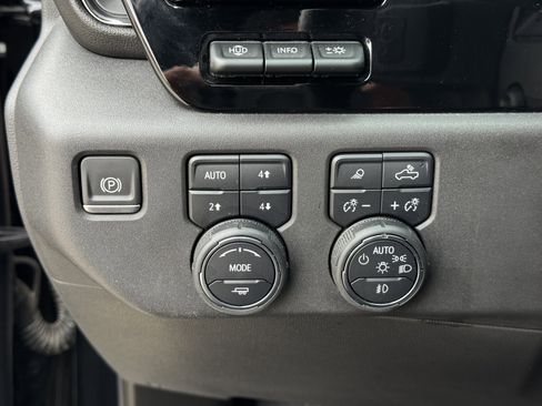 Used 2024 Chevrolet Silverado 1500 ZR2 w/ Technology Package image 24