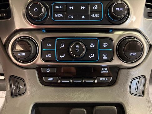 Used 2020 Chevrolet Tahoe LT w/ Luxury Package AWD/4WD image 23