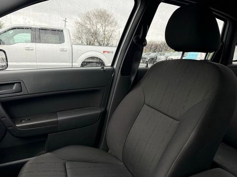 Used 2011 Ford Focus SE w/ Sedan SE Appearance Pkg image 10