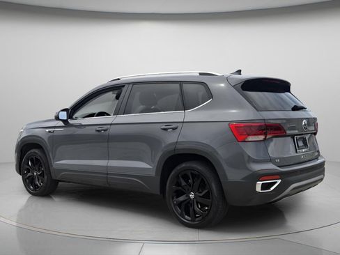 Used 2023 Volkswagen Taos SE w/ Black Wheel Package FWD image 8