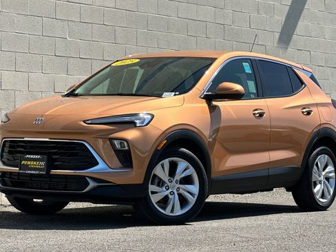 Certified 2025 Buick Encore GX Preferred FWD image 8