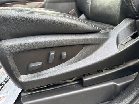 Used 2020 GMC Yukon XL SLT w/ HD Trailering Package image 18