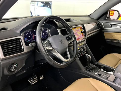 Used 2020 Volkswagen Atlas Cross Sport SEL R-Line image 16