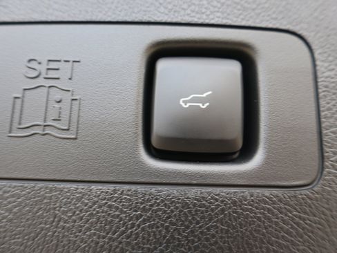 Used 2025 Lincoln Corsair AWD image 26