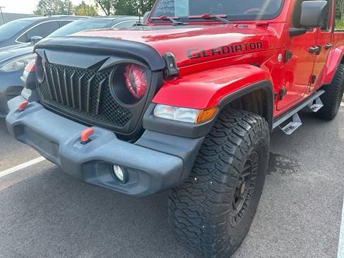 Used 2021 Jeep Gladiator Sport AWD/4WD image 2