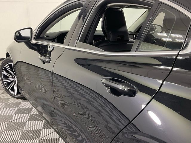 Certified 2022 Volvo S60 B5 Inscription AWD/4WD image 36
