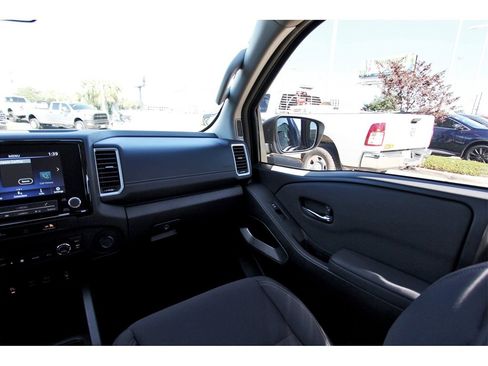 Certified 2024 Nissan Frontier SV w/ SV Convenience Package image 8