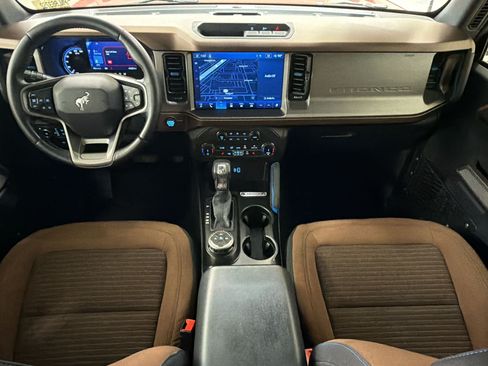 Used 2022 Ford Bronco Outer Banks AWD/4WD image 16