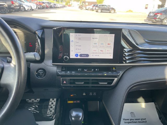 Used 2025 Toyota Camry SE FWD image 12